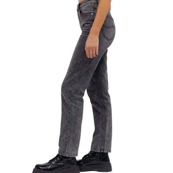 New Daydreamer x Lee 90s Inspired Straight Leg Washed Denim - Picture 5 of 11